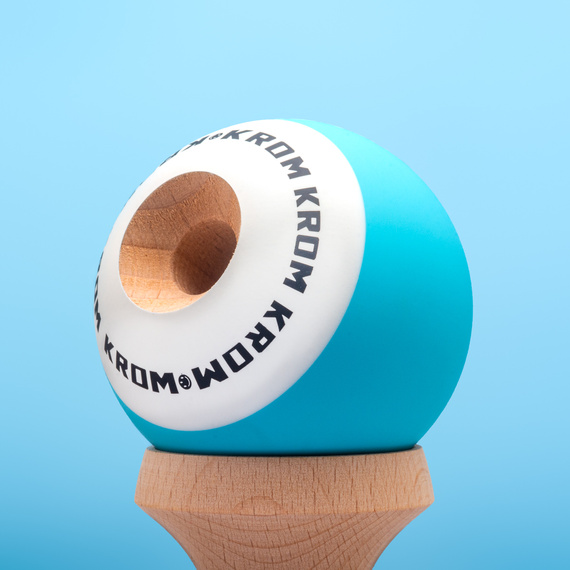Kendama Krom POP Albastru deschis