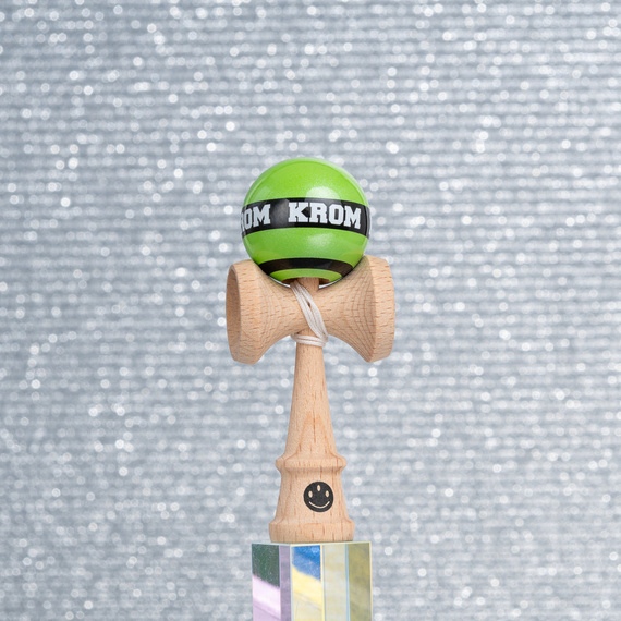 Kendama KROM Mikro Verde deschis