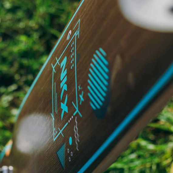 Longboard pentru dansatori NKX Geometric Walnut Green 117 cm