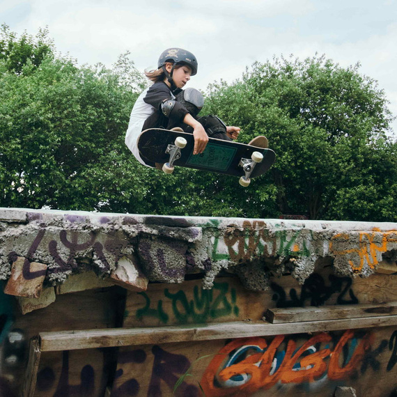 NKX Brain Saver Cască de skateboard Rainbow