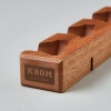 Suport pentru kendama KROM Cliff John Mahogany