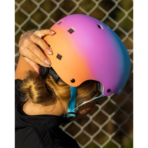 NKX Brain Saver Cască de skateboard Rainbowfade M