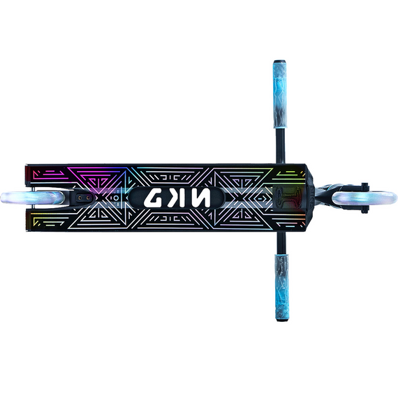 Scuter de performanță NKD Extreme Wys negru și argintiu. 91 cm