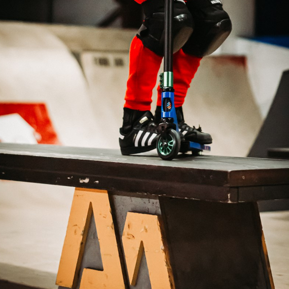 SLAMM Classic Stunt albastru 81,5 cm scuter de performanță pentru începători